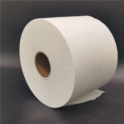 Composto al 55% di polpa di legno e al 45% di tessuto non tessuto Spunlace in poliestere